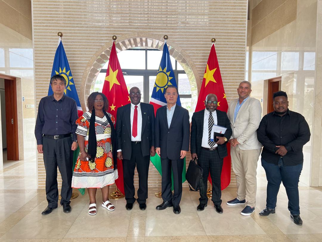 International delegation meeting